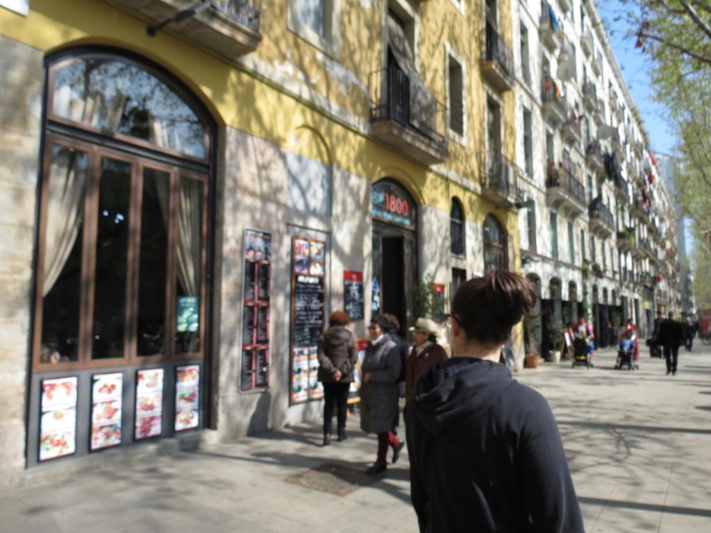 Hostal Nou Raval Barcelona Zewnętrze zdjęcie