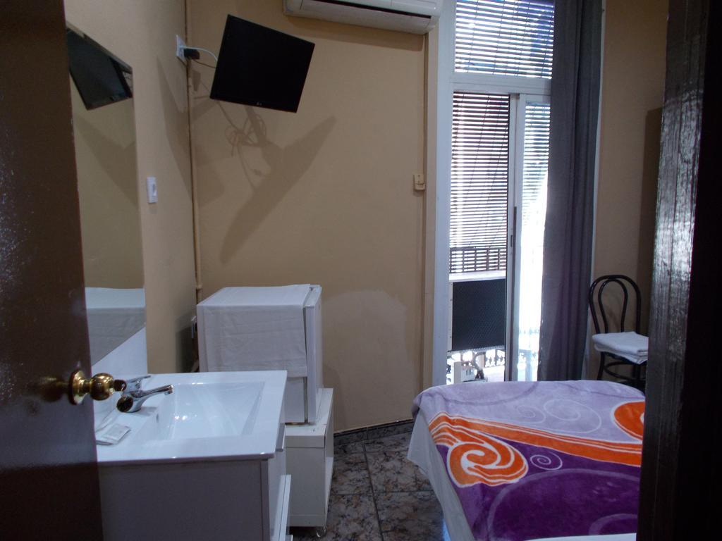 Hostal Nou Raval Barcelona Zewnętrze zdjęcie